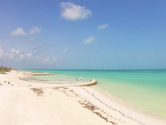 Terreno en venta en isla holbox - Playa con arena blanca y mar turquesa