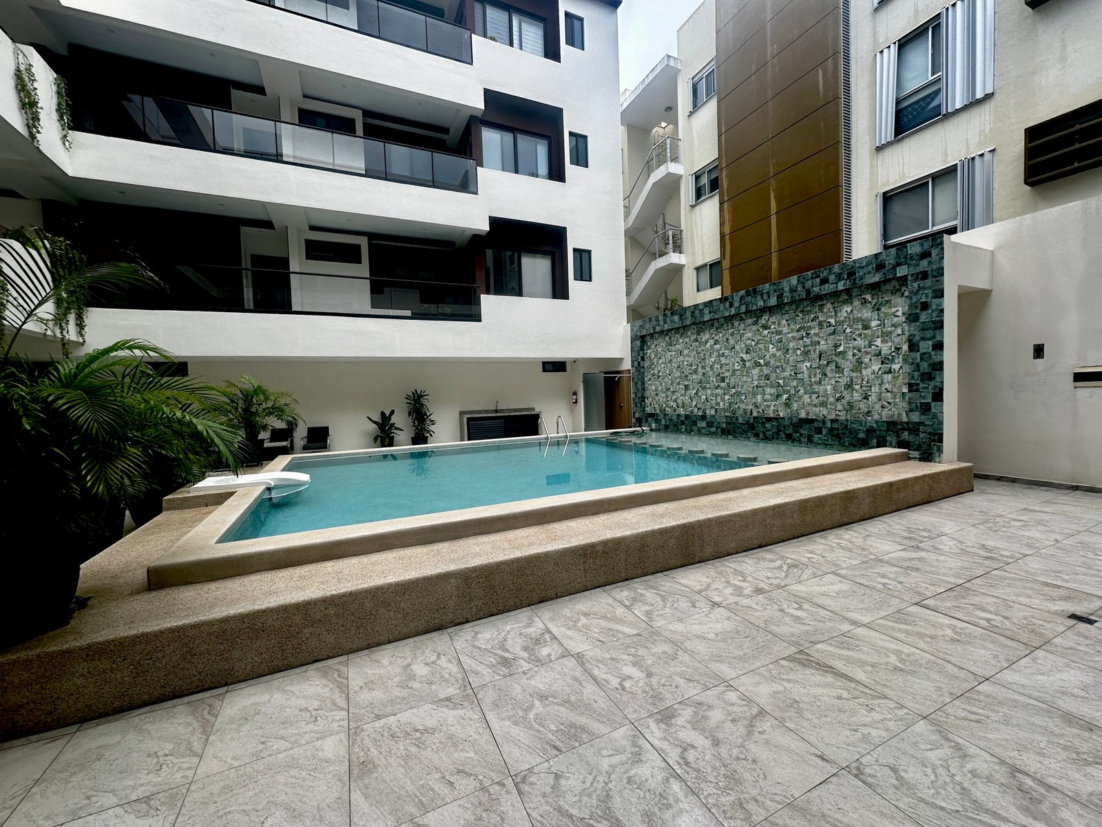 Departamento en venta en Cancún en SM 09 en Av. Bonampak Alberca