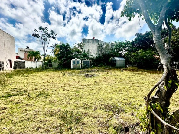 Single-family lot for sale in Cancun Hotel Zone with Isla Dorada view