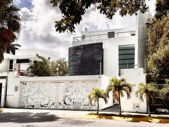 Casa en Venta en SM 16 Cancún Fachada
