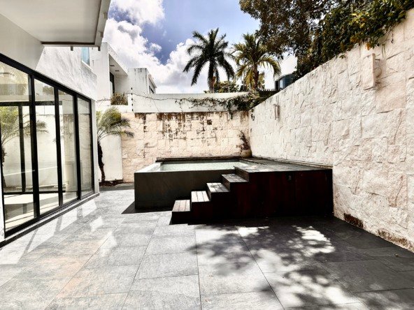 Casa en Venta en SM 16 Cancún Alberca