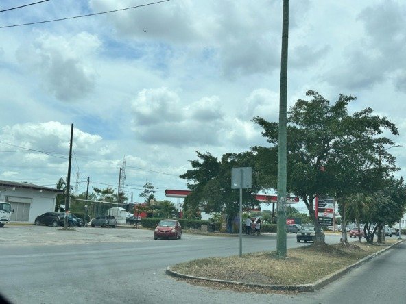 Terreno Comercial en venta en SM 521 Cancún-Calle