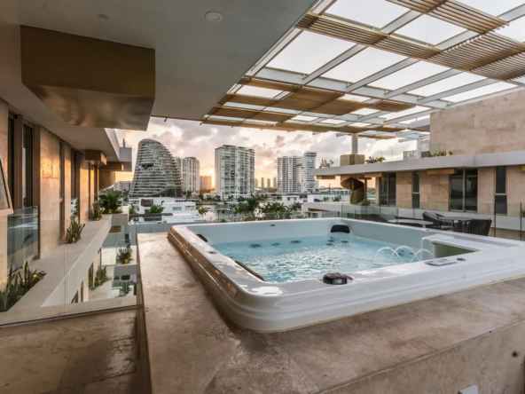 PUERTO CANCUN DEPARTAMENTO EN VENTA ALBERCA TECHADA