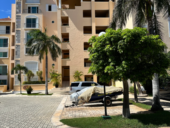 Condo for Sale Facing the Lagoon, Isla Dorada, Cancun – Parking Included