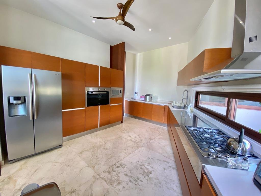 HOUSE FOR SALE PUERTO CANCUN KITCHEN (PHOTO 3)