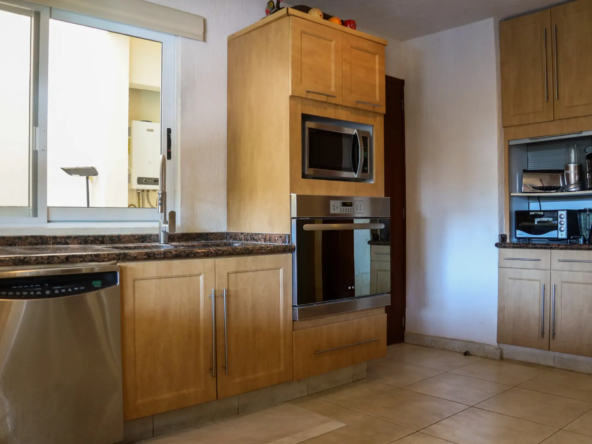 CR88 Isla Dorada rental house - kitchen (photo 5)