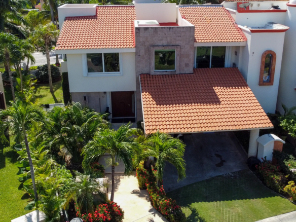 CR88 house for rent Isla Dorada-Exterior-(main photo)