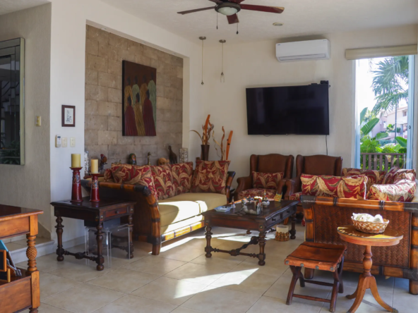 CR88 house for rent Isla Dorada- living room_(photo 4)