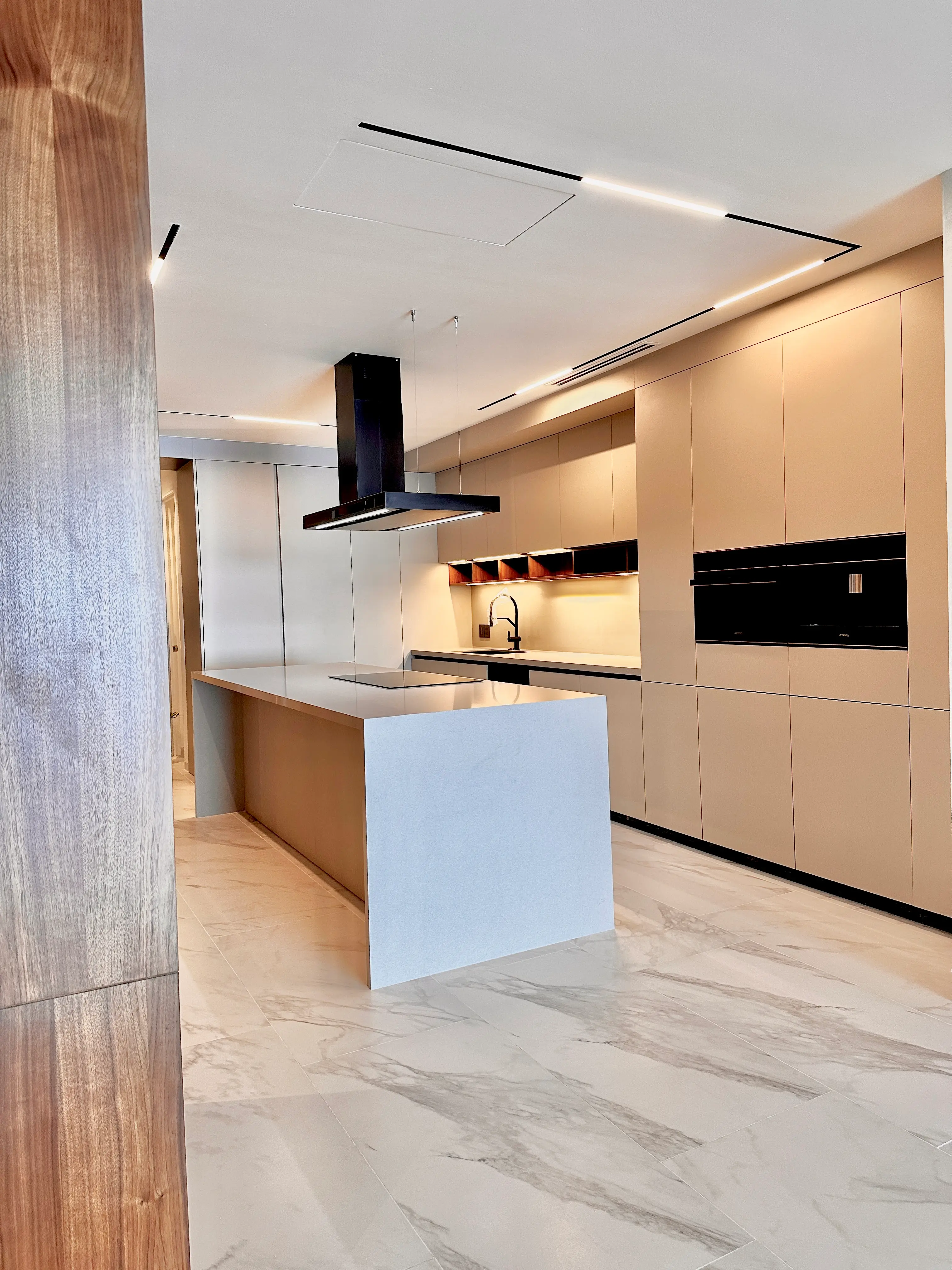 CR89 EMERALD KITCHEN