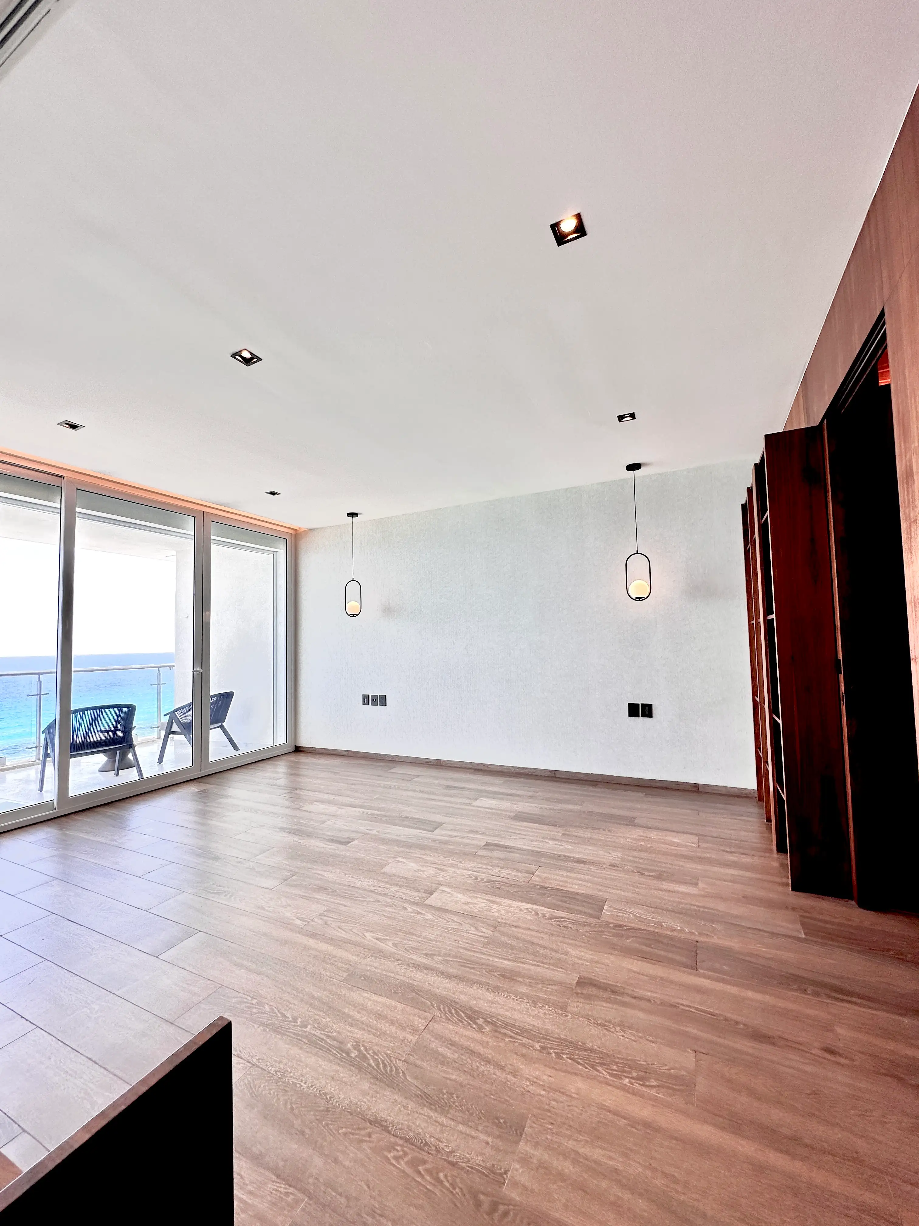 CR89 EMERALD VISTA BEDROOM