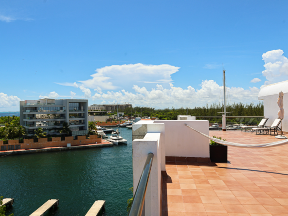 10-VIEW-LA AMADA