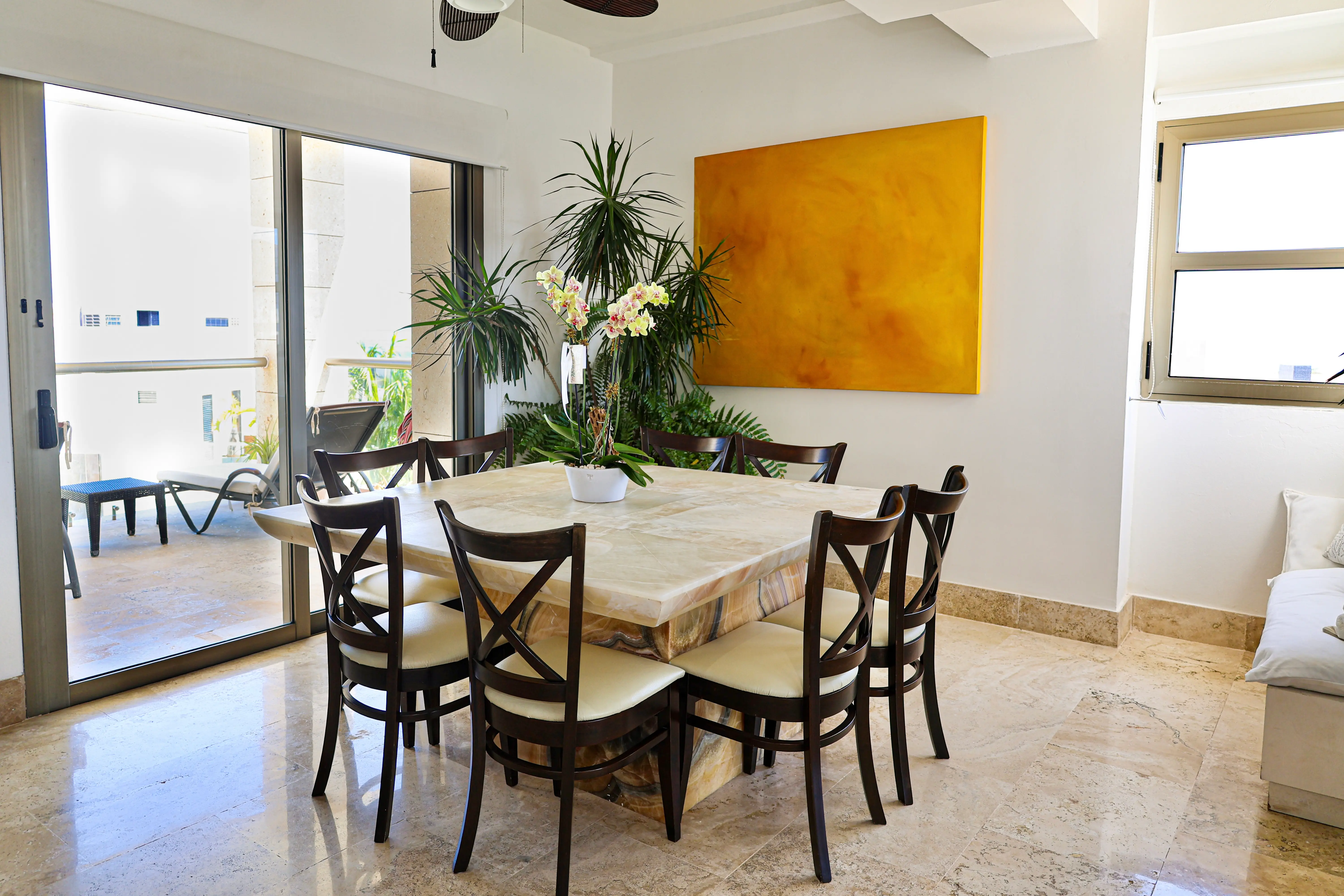 2-DINING ROOM-LA AMADA