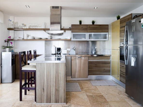 3-KITCHEN-LA AMADA