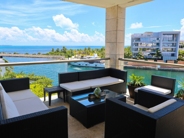 8-TERRACE-LA AMADA