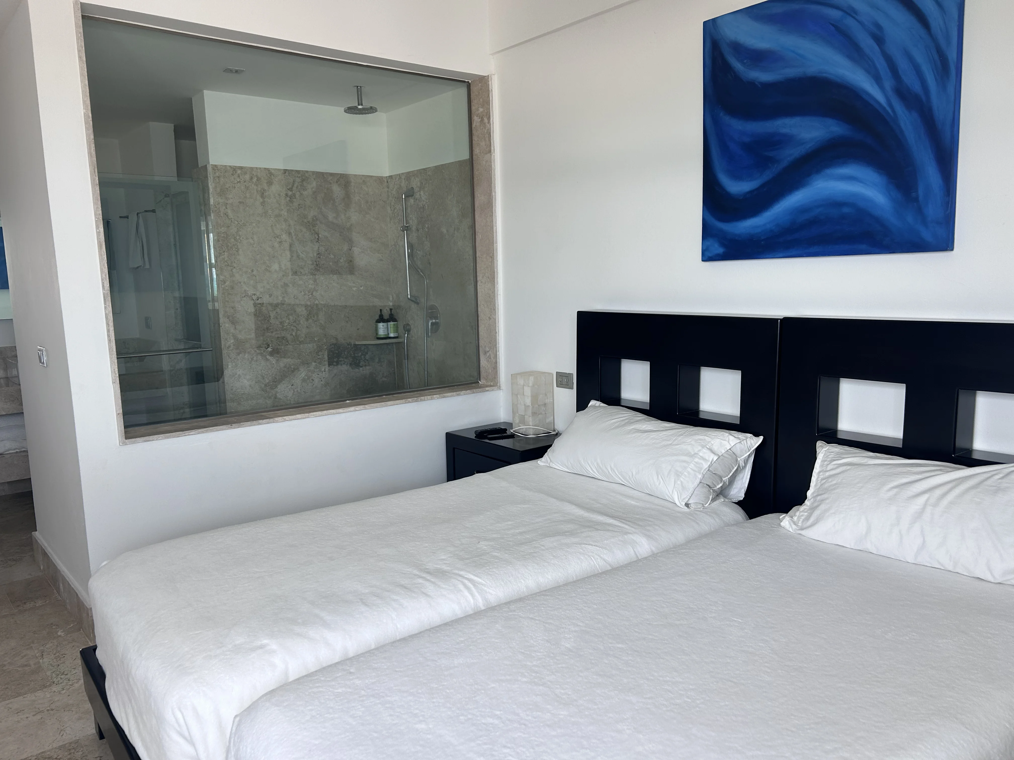 CR92 LA AMADA BEDROOM