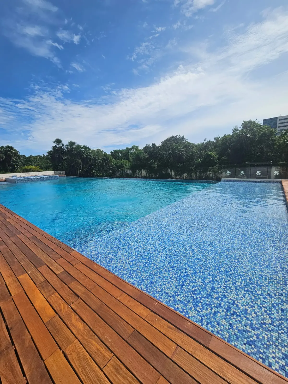 BREZZA - family pool
