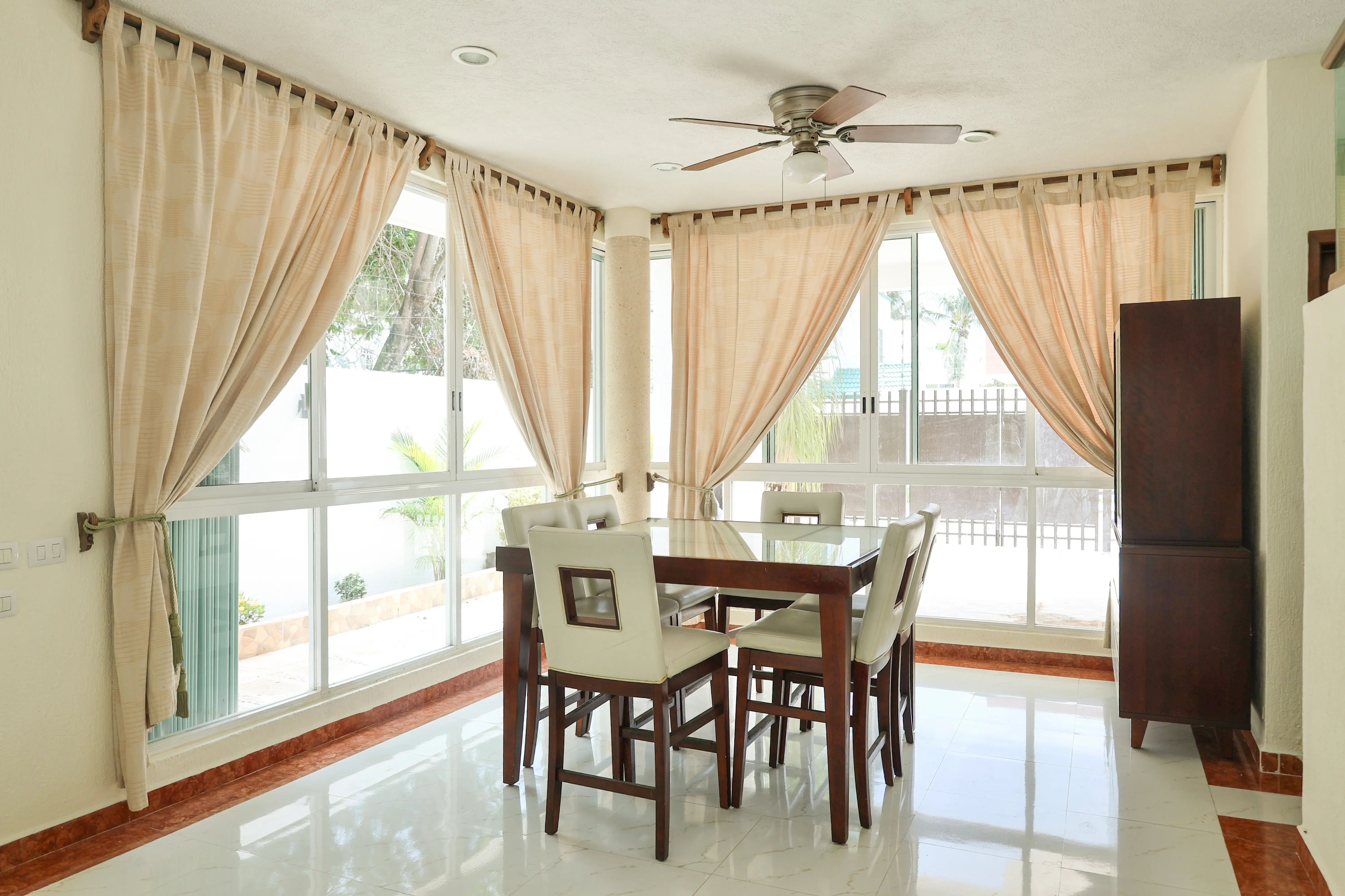 4-Dining Room-Sm-12