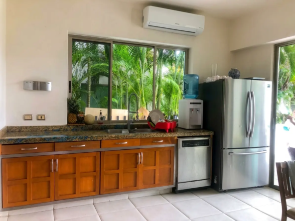 5 Isla Amorosa CR98 Kitchen