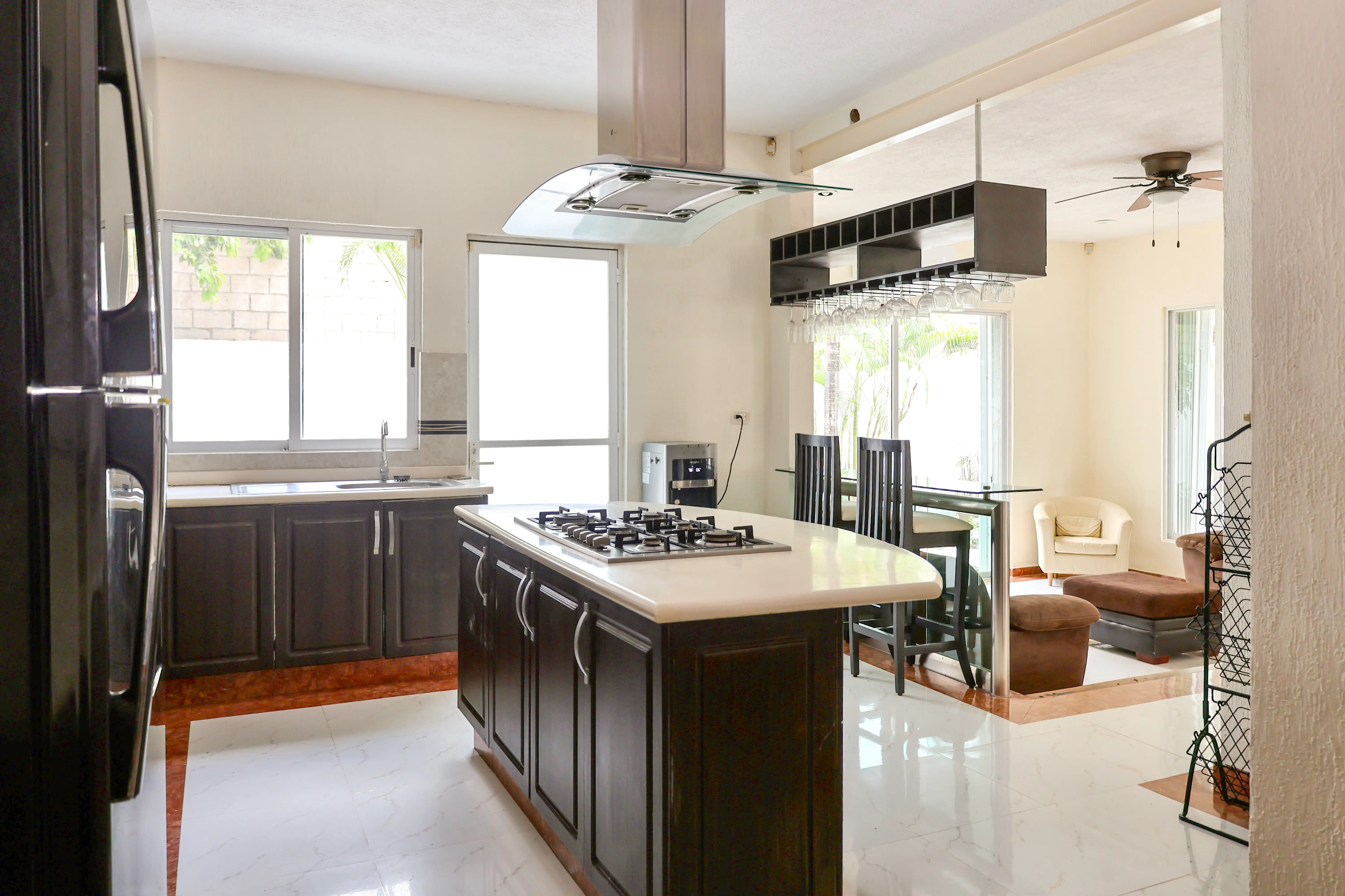 6-Kitchen-Sm-12-Counter