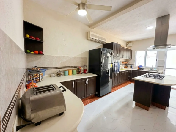 7 Kitchen Sm 1 2 CR99