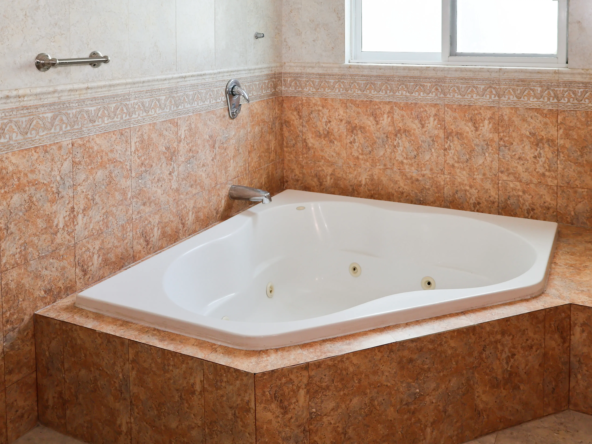 9-Master-Bedroom-Bathtub