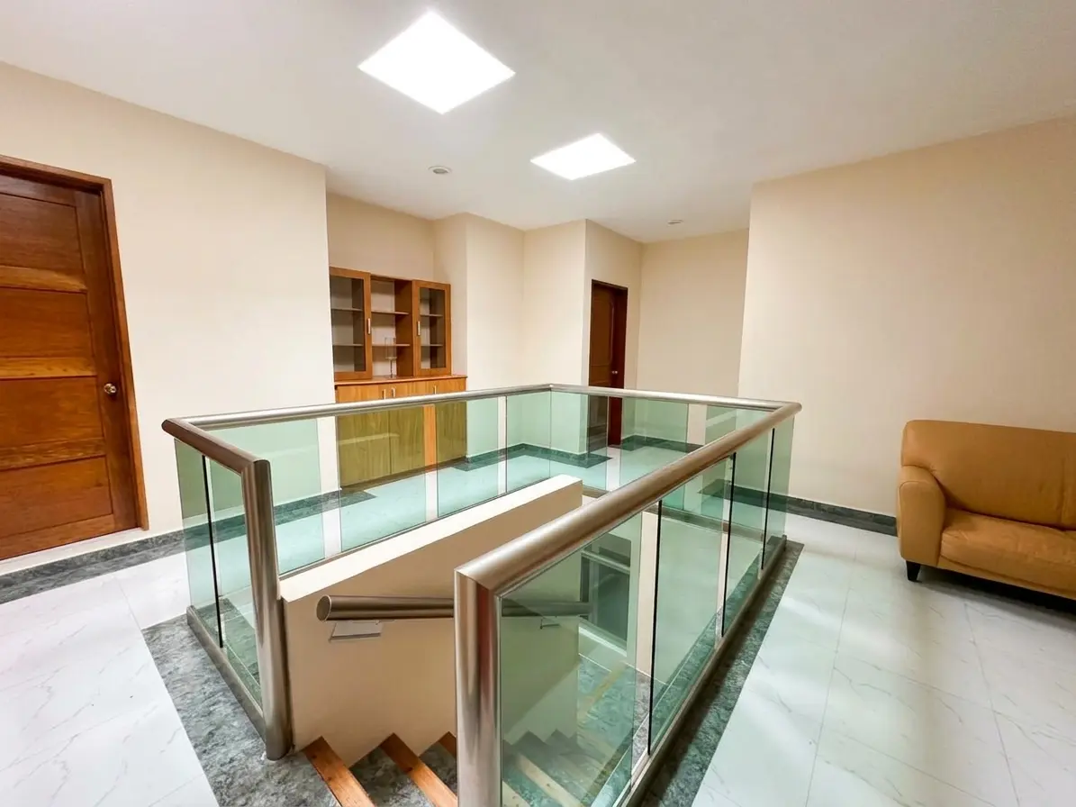 9 staircase, 12 sq m, CR99