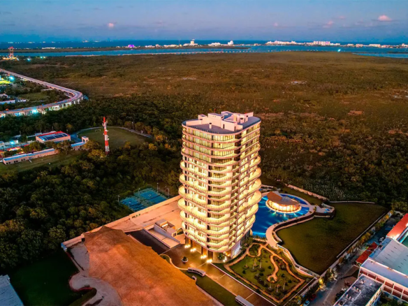 CR97 CENTRAL PARK TOWER Building 1